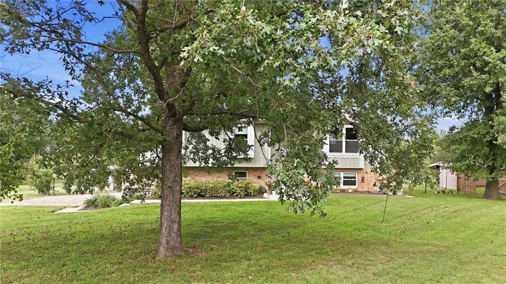20212 Golden Road — photo 42