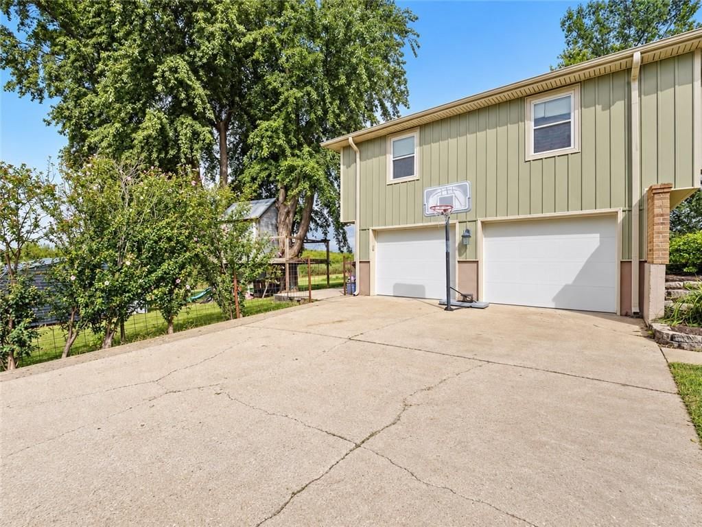 20212 Golden Road — photo 43