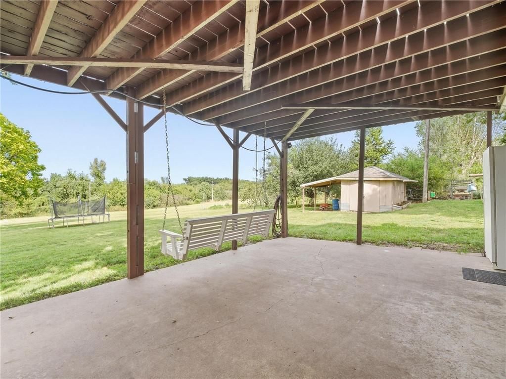 20212 Golden Road — photo 46
