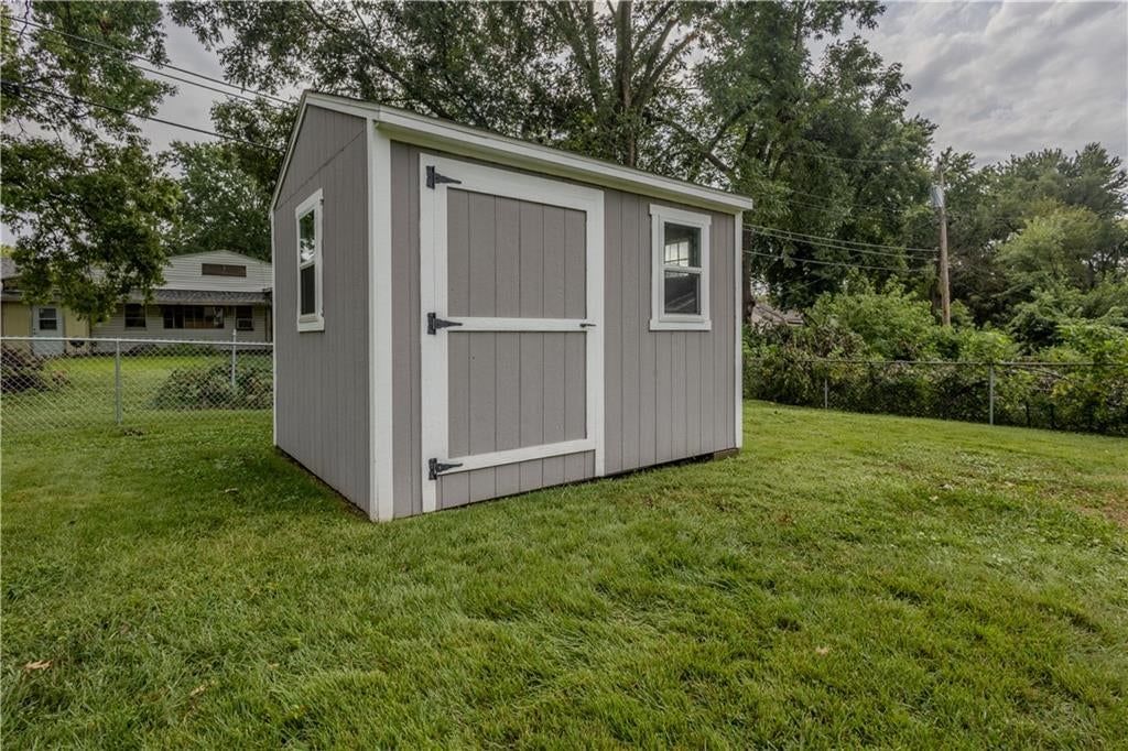 7701 Newton Street — photo 15