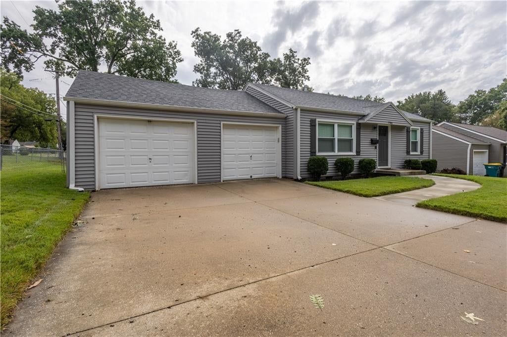7701 Newton Street — photo 17