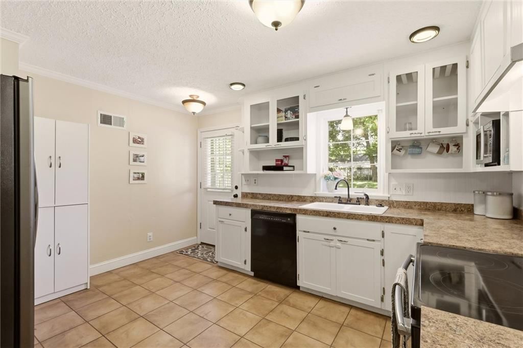 7426 Beverly Street — photo 8