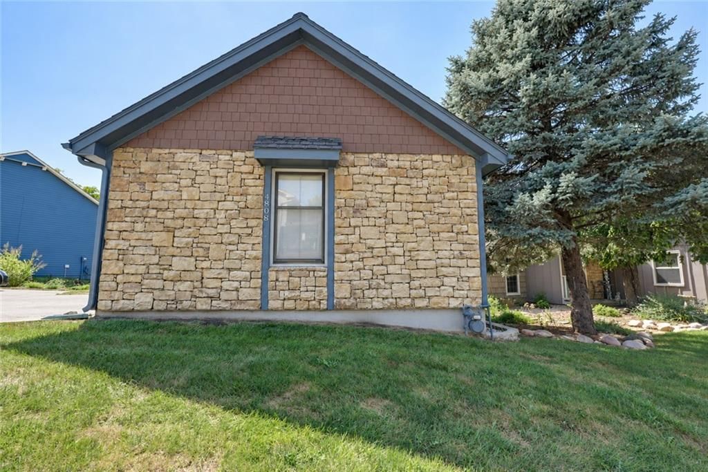 4808 NE PEBBLE BEACH Street — photo 4