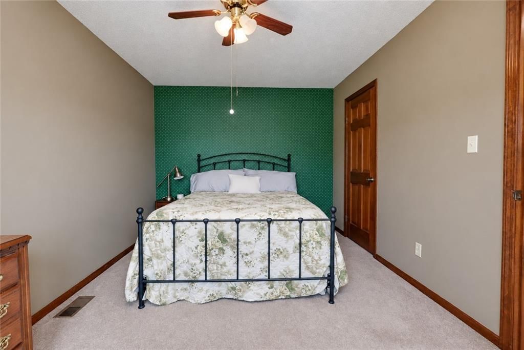 4808 NE PEBBLE BEACH Street — photo 29