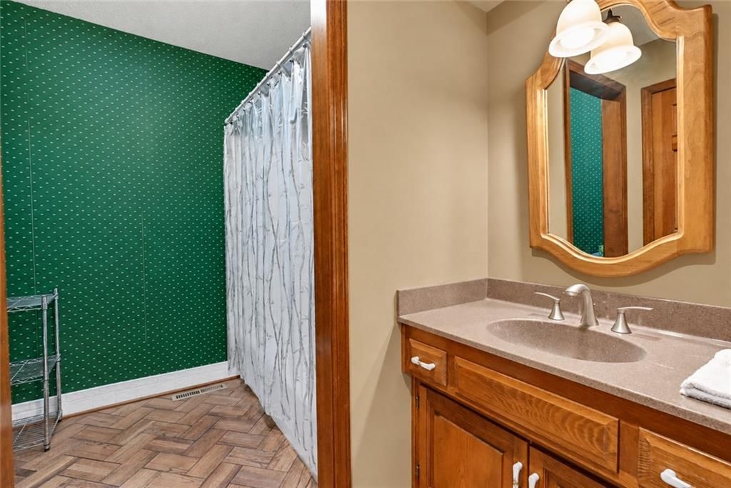 4808 NE PEBBLE BEACH Street — photo 31
