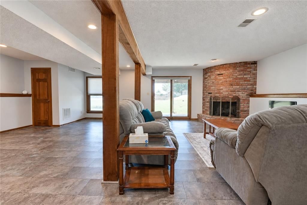 4808 NE PEBBLE BEACH Street — photo 36