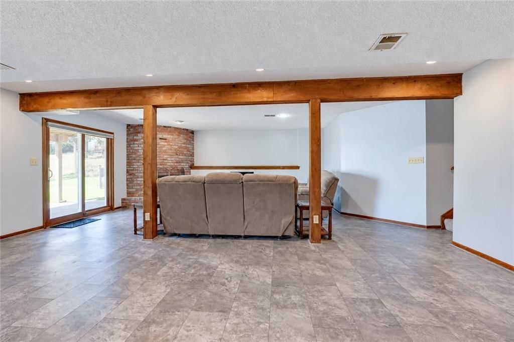 4808 NE PEBBLE BEACH Street — photo 37