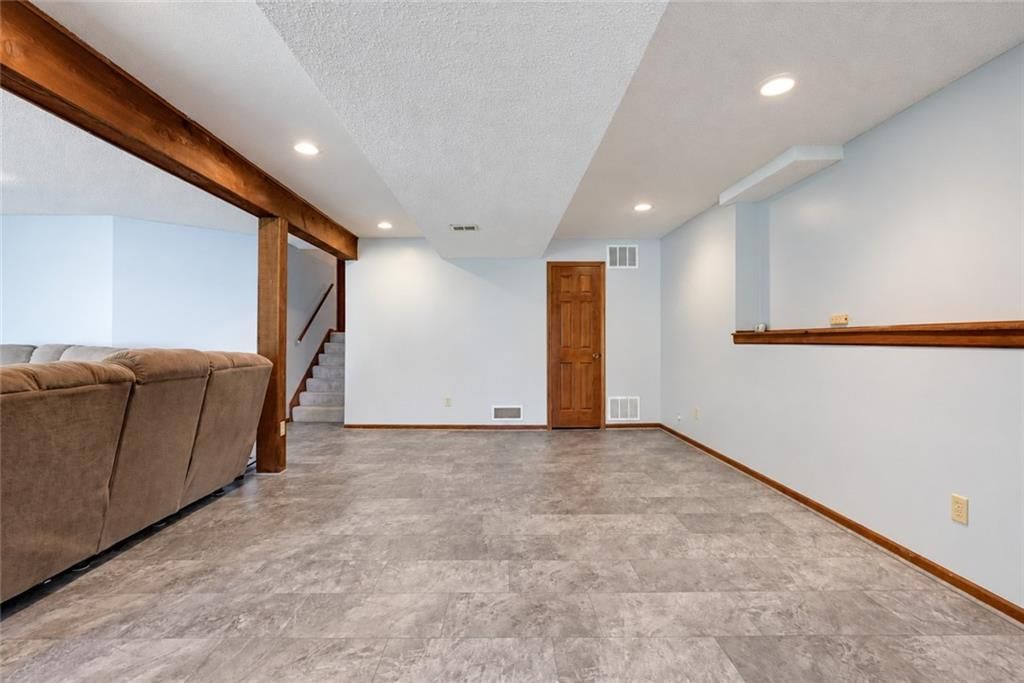 4808 NE PEBBLE BEACH Street — photo 39