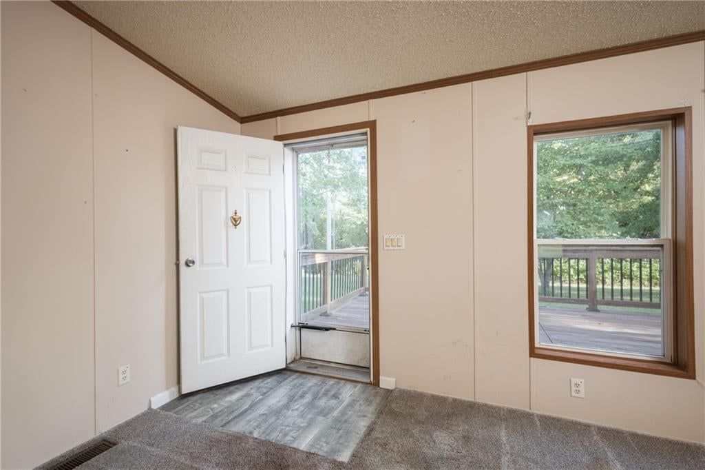 515 W 9th Street — photo 8