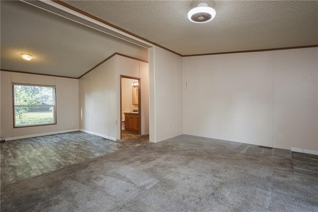515 W 9th Street — photo 12