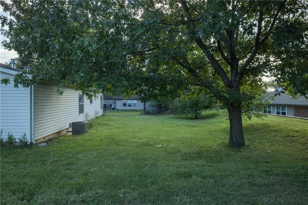 515 W 9th Street — photo 36