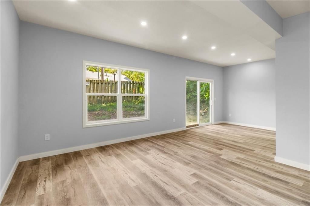 1109 Kings Highway — photo 10