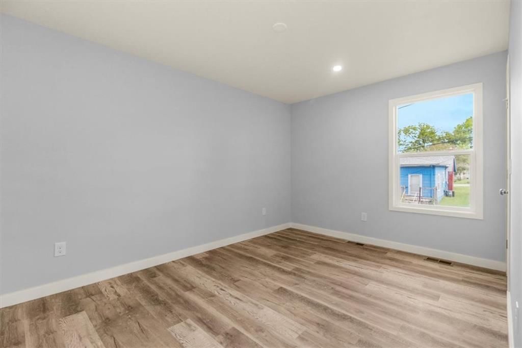 1109 Kings Highway — photo 14
