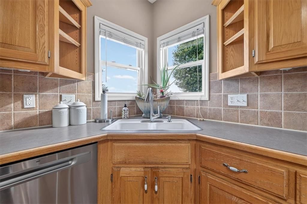 420 Shannon Avenue — photo 16