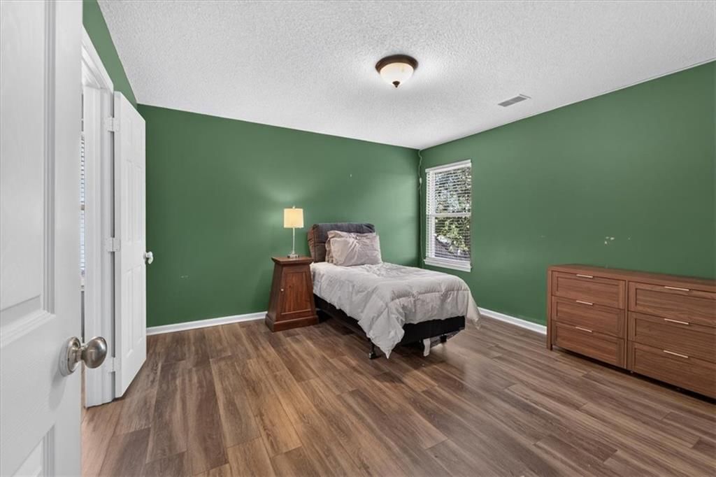 420 Shannon Avenue — photo 35