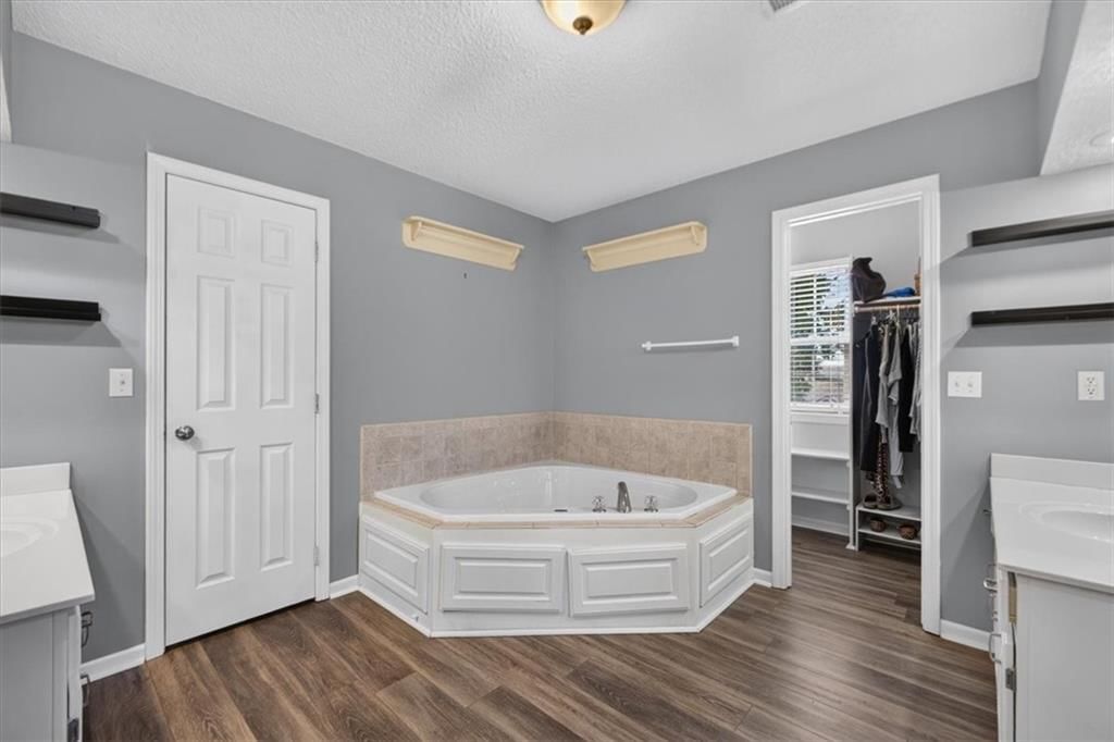 420 Shannon Avenue — photo 44