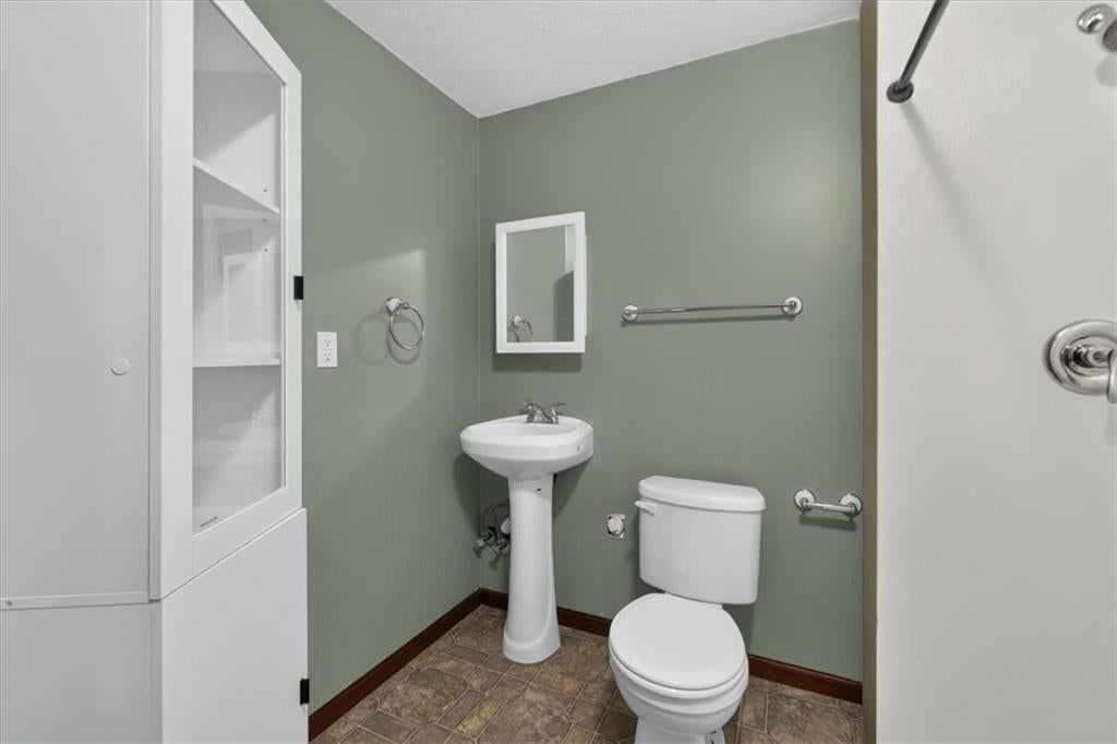 420 Shannon Avenue — photo 54