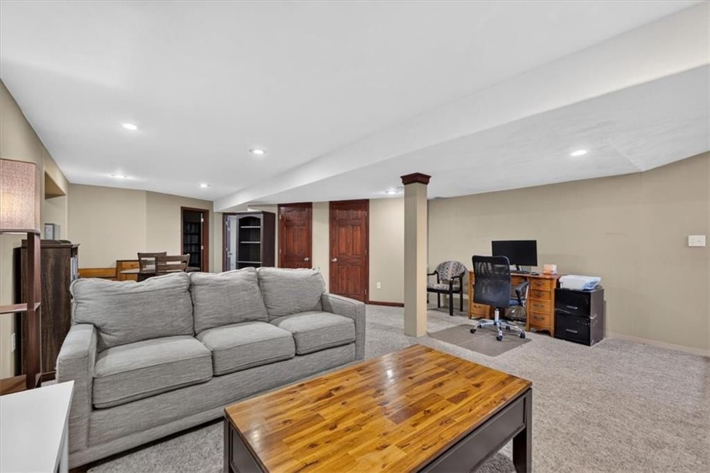 420 Shannon Avenue — photo 60