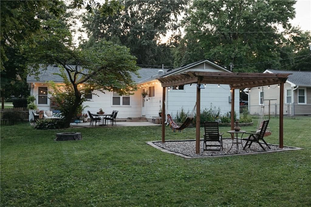 6937 Walmer Street — photo 29