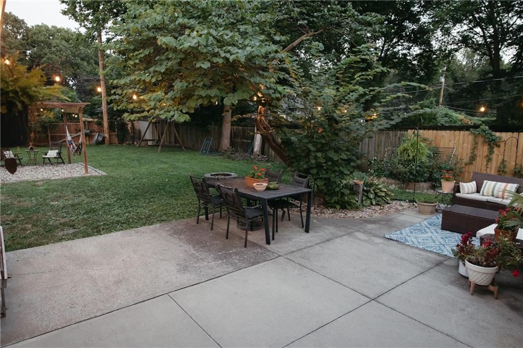 6937 Walmer Street — photo 31