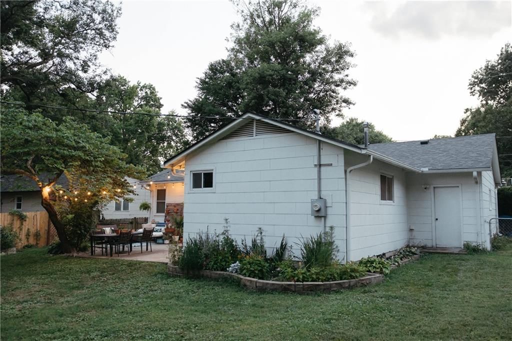 6937 Walmer Street — photo 33