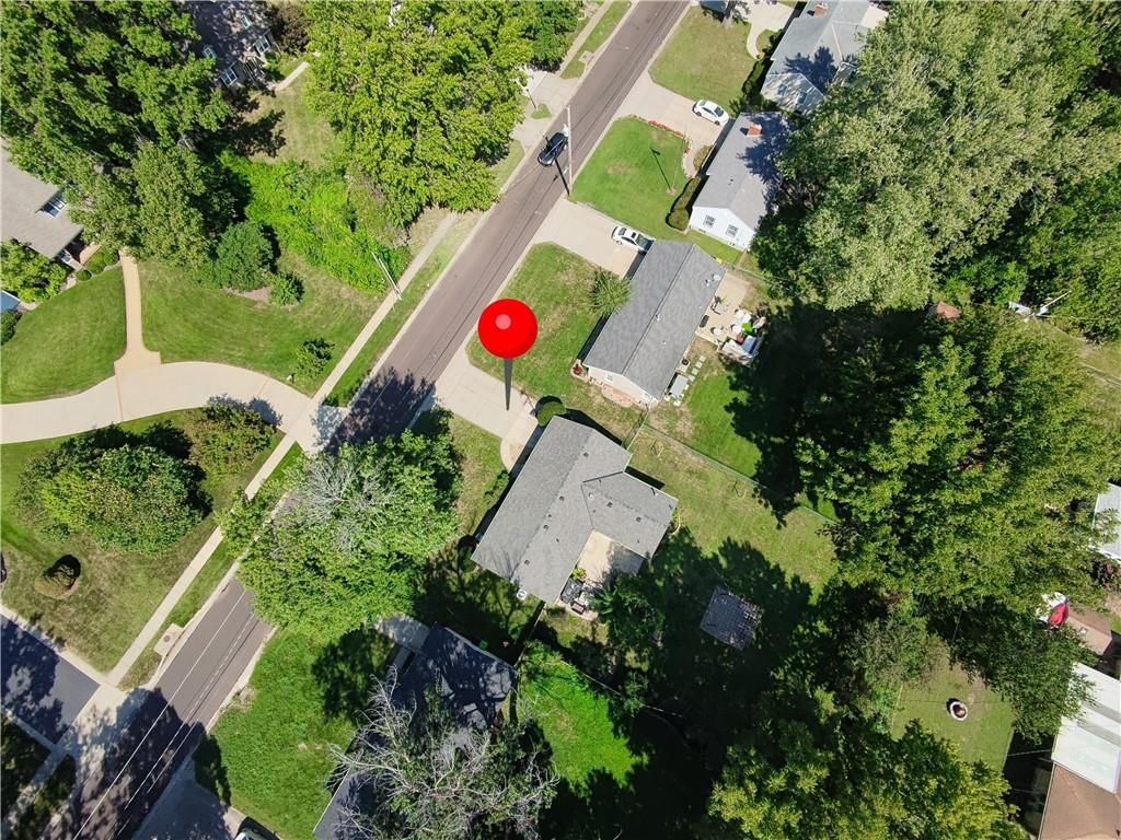 6937 Walmer Street — photo 34