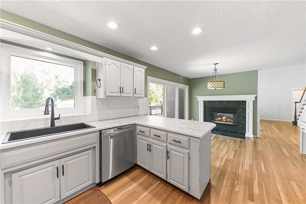 139 The Woodlands Drive — photo 6