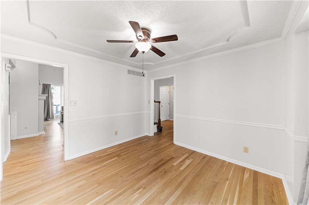 139 The Woodlands Drive — photo 11