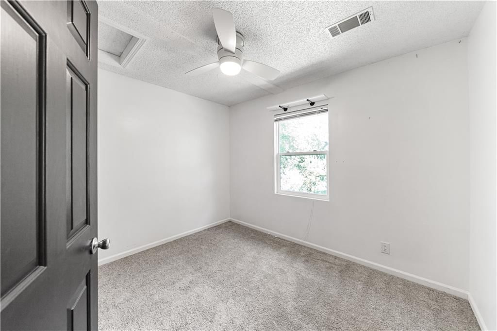 139 The Woodlands Drive — photo 17
