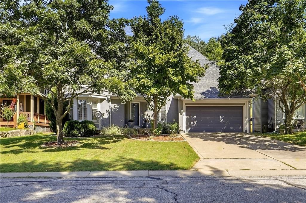 6355 Walker Street, Shawnee, KS