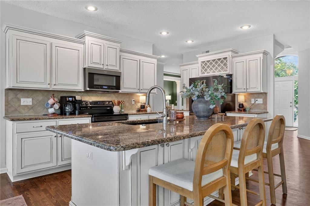 4425 Silverheel Street — photo 8