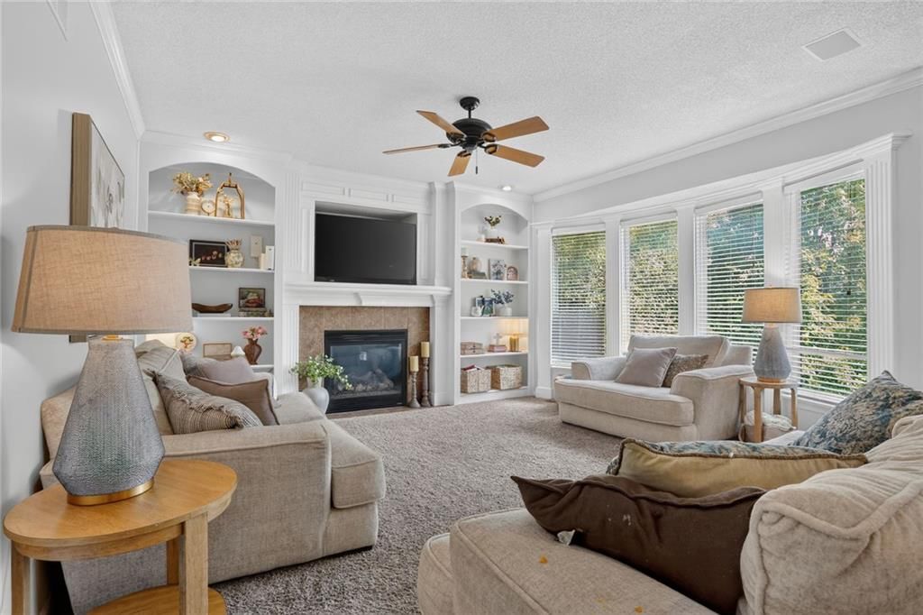 4425 Silverheel Street — photo 12