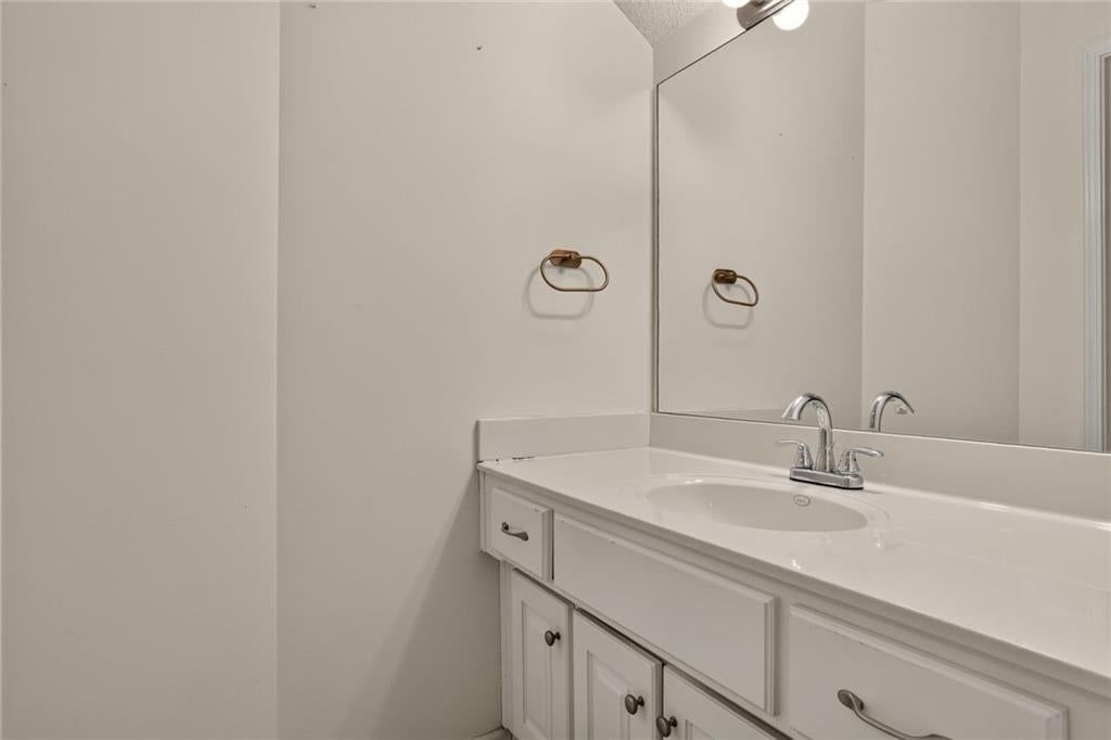 4425 Silverheel Street — photo 23