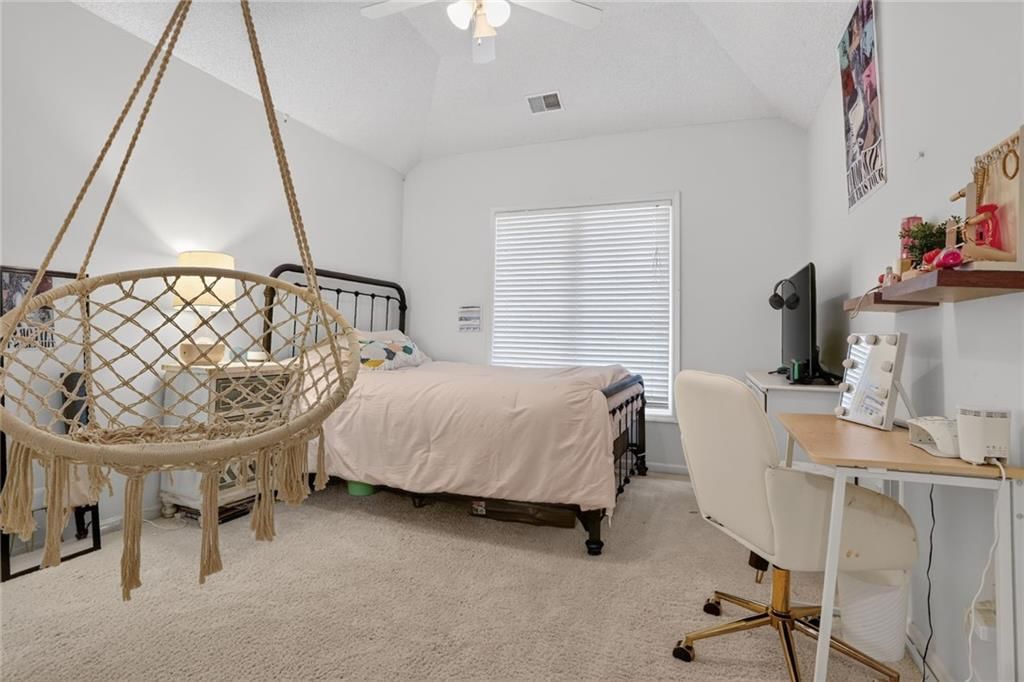 4425 Silverheel Street — photo 25