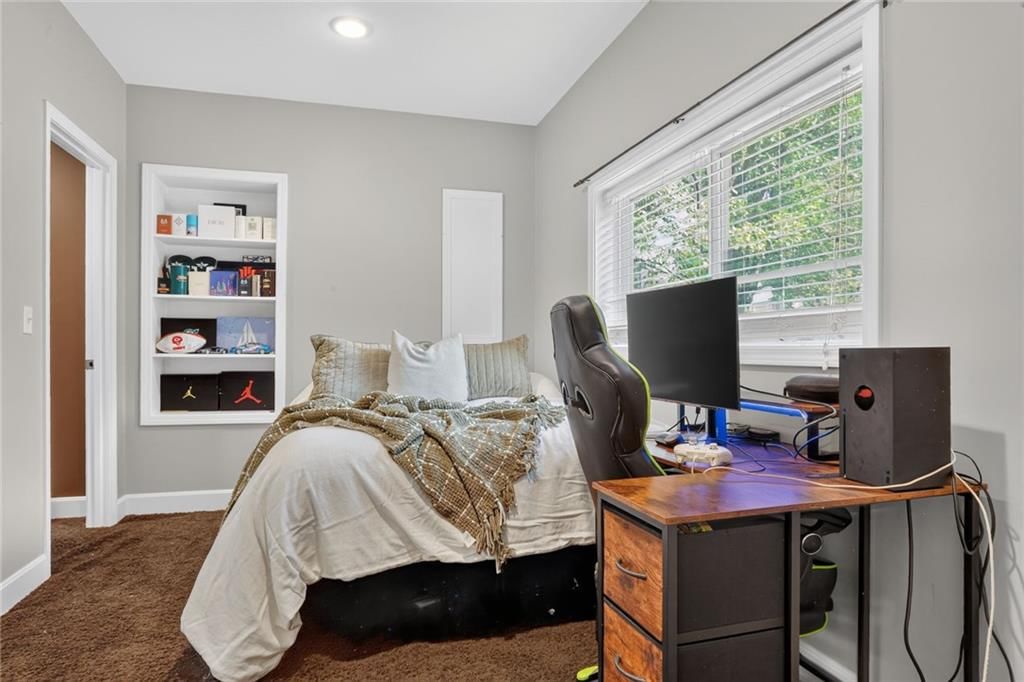 4425 Silverheel Street — photo 29