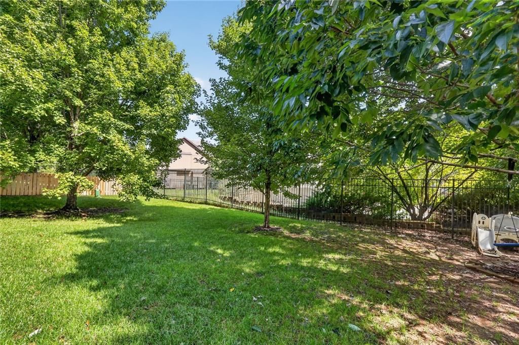 4425 Silverheel Street — photo 34