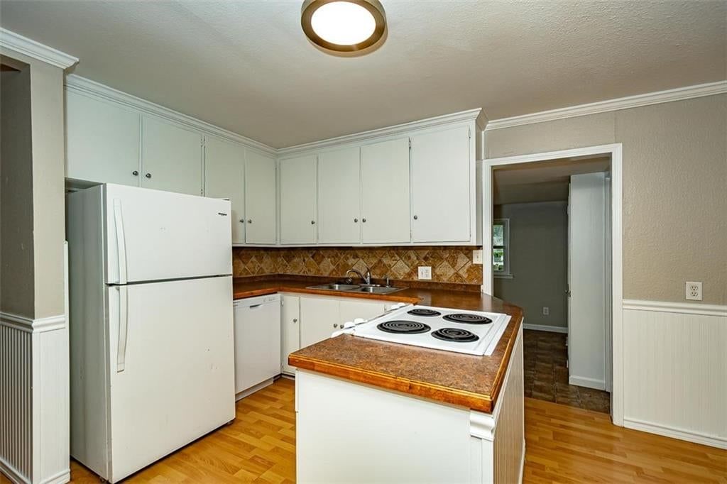 1032 N Sycamore Street — photo 5