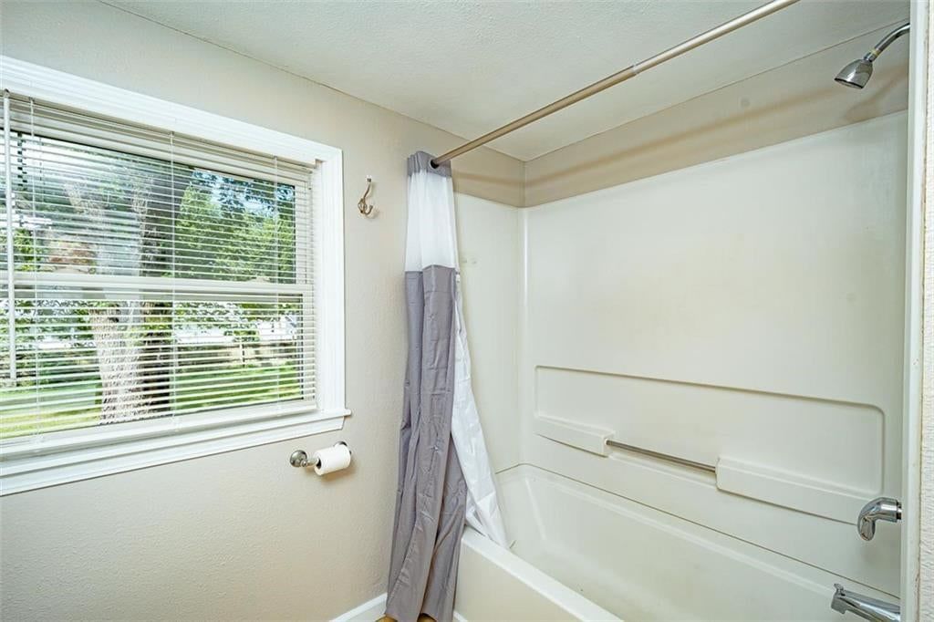 1032 N Sycamore Street — photo 11