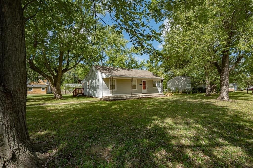 1032 N Sycamore Street — photo 30