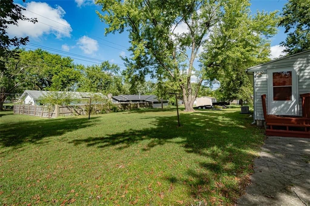 1032 N Sycamore Street — photo 35