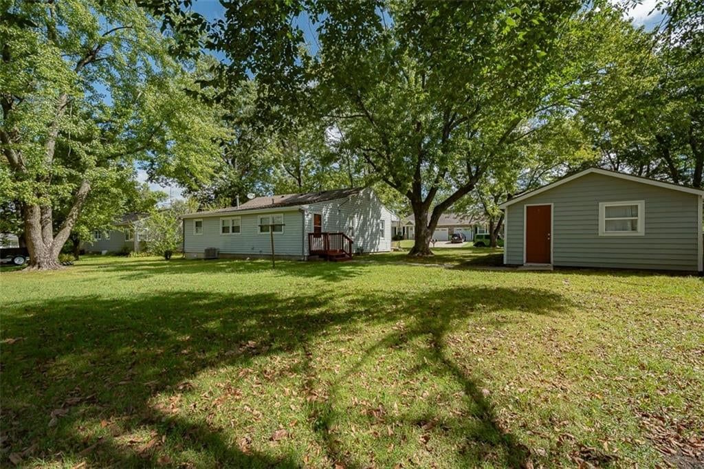 1032 N Sycamore Street — photo 37