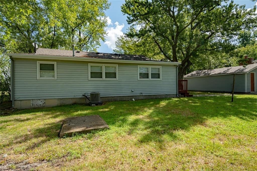 1032 N Sycamore Street — photo 41