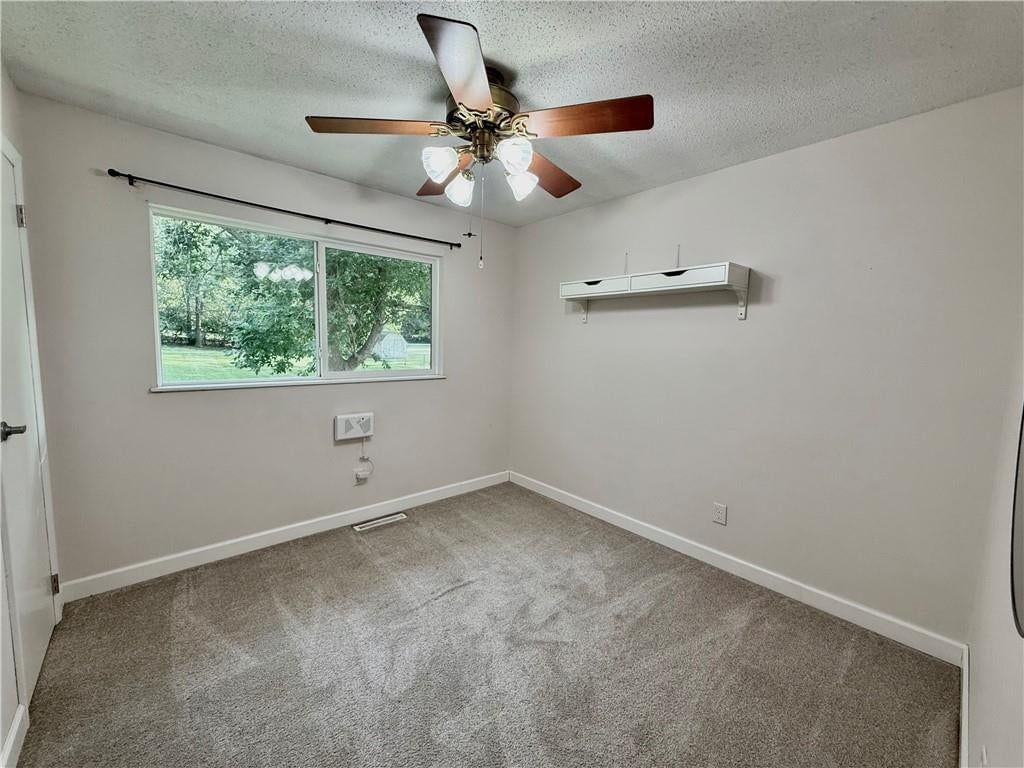 424 Lisa Lane — photo 12