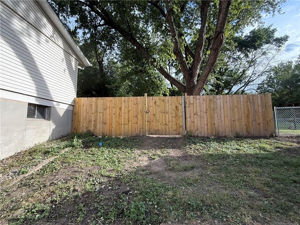 424 Lisa Lane — photo 18