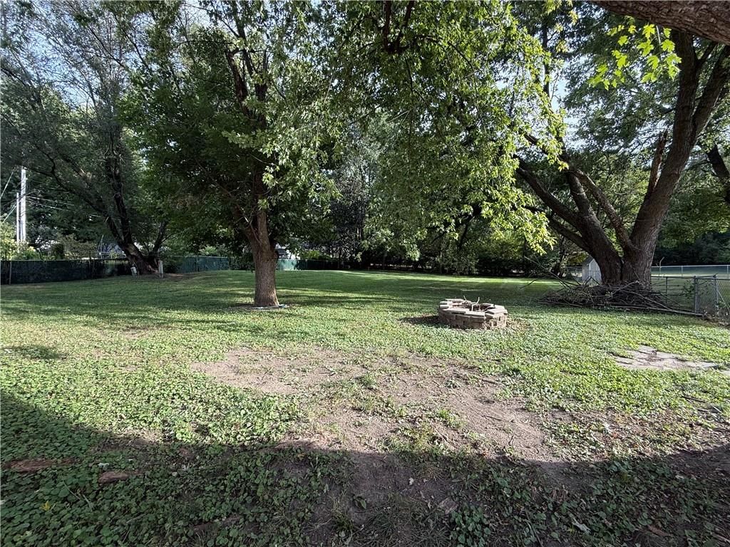 424 Lisa Lane — photo 19