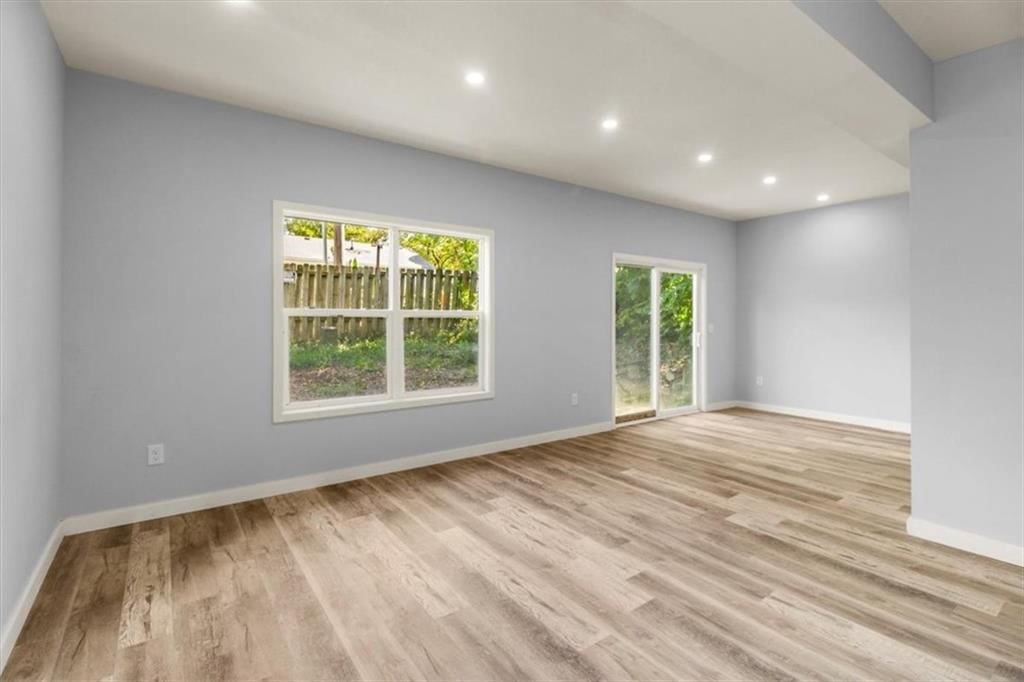 1103 S Kings Highway, Independence, MO: listing photo 3