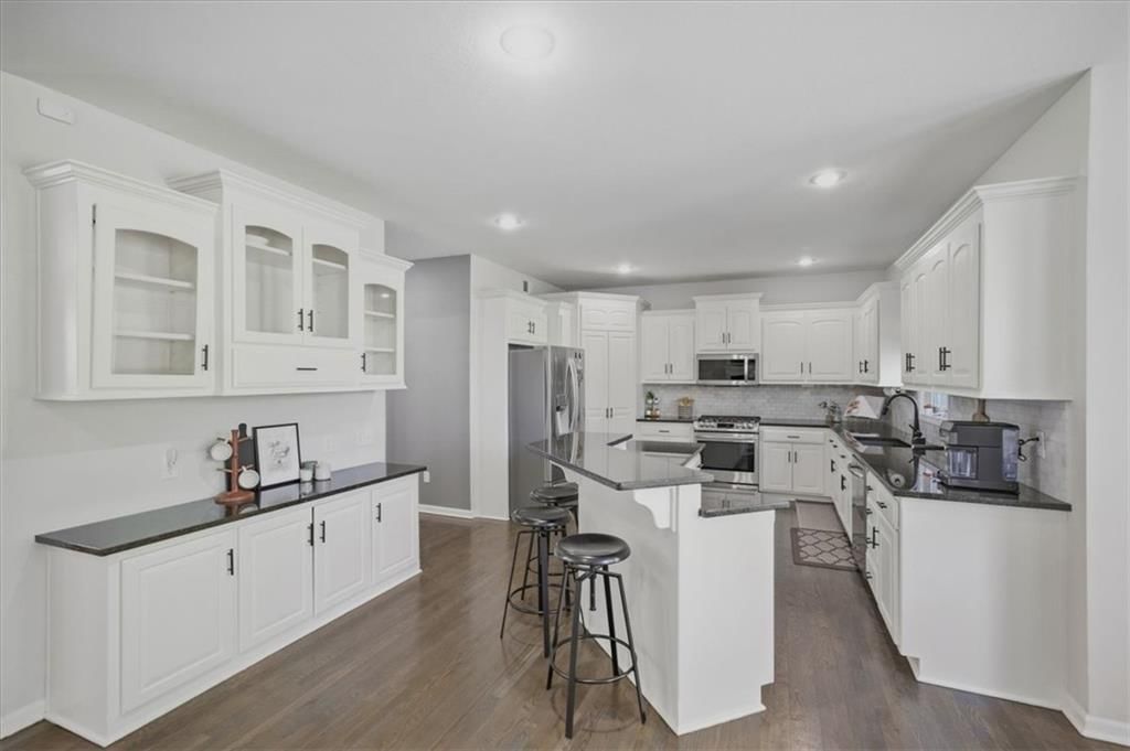 13701 Gillette Street — photo 8