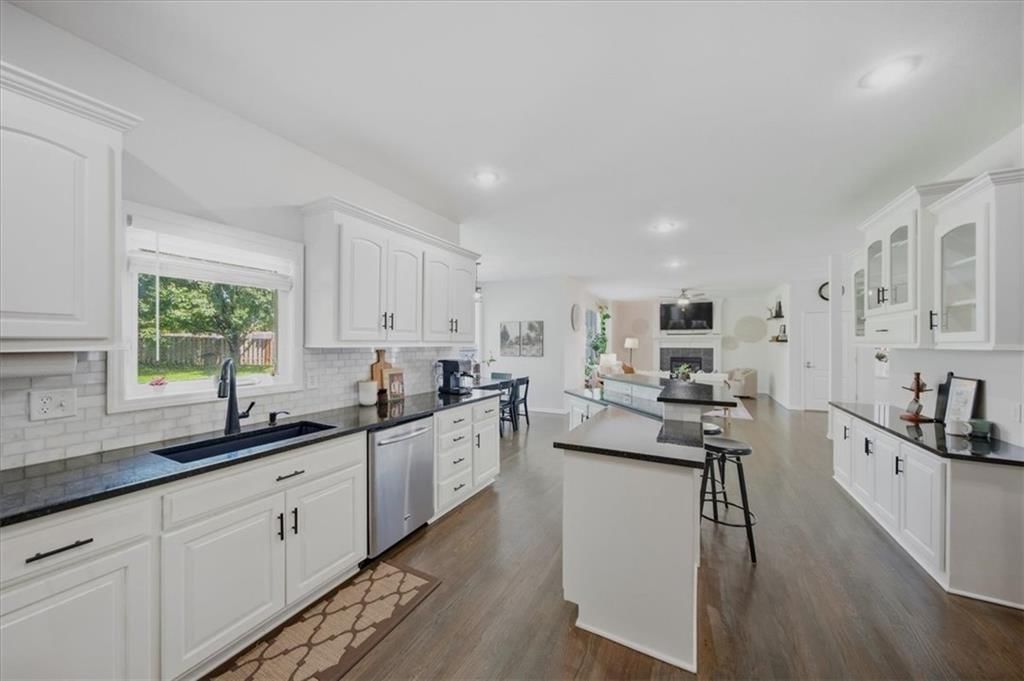 13701 Gillette Street — photo 9