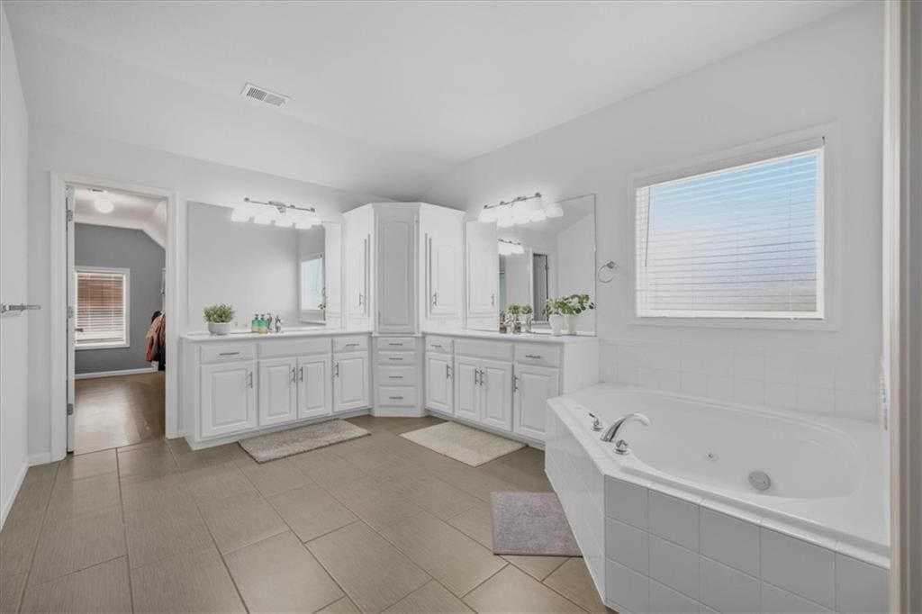 13701 Gillette Street — photo 20