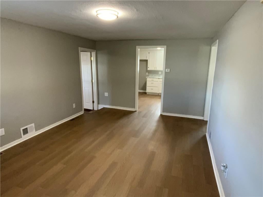 1053 Locust Street — photo 5